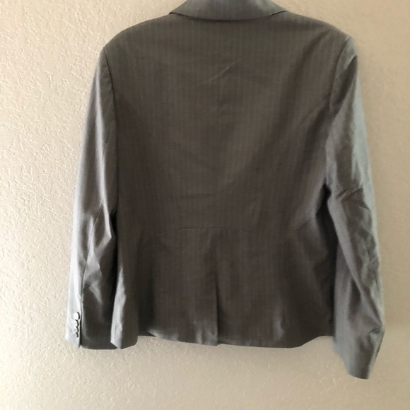 NY and Co Grey Suit - Picture 6 of 6